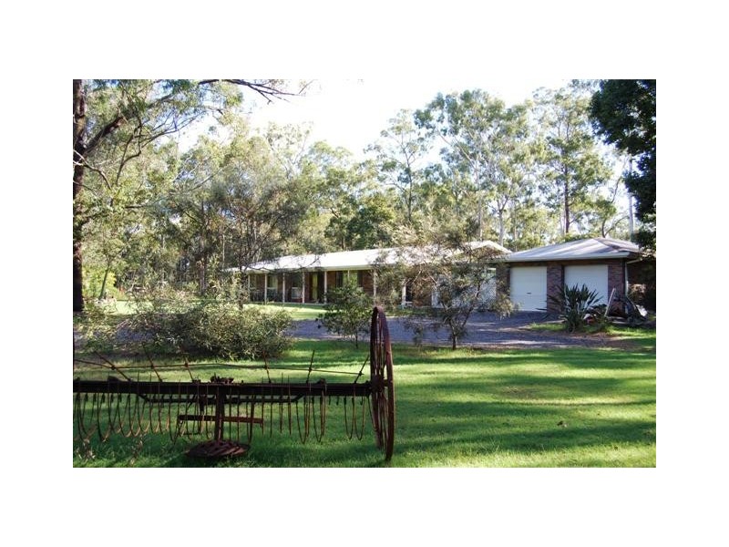 31 Smith Rd, Park Ridge South QLD 4125