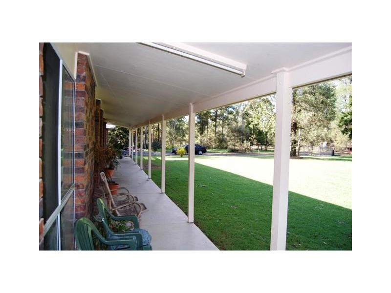 31 Smith Rd, Park Ridge South QLD 4125