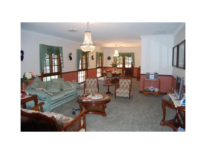 8-10 Priory Pl, Forestdale QLD 4118