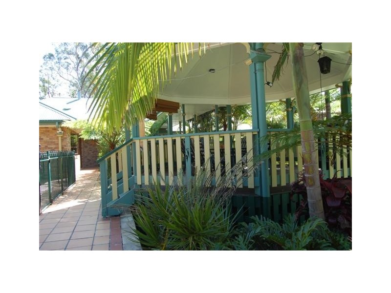 8-10 Priory Pl, Forestdale QLD 4118