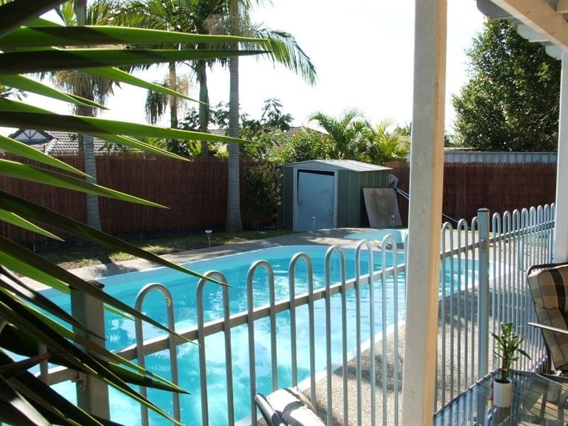 11 Murrumbidgee St, Hillcrest QLD 4118