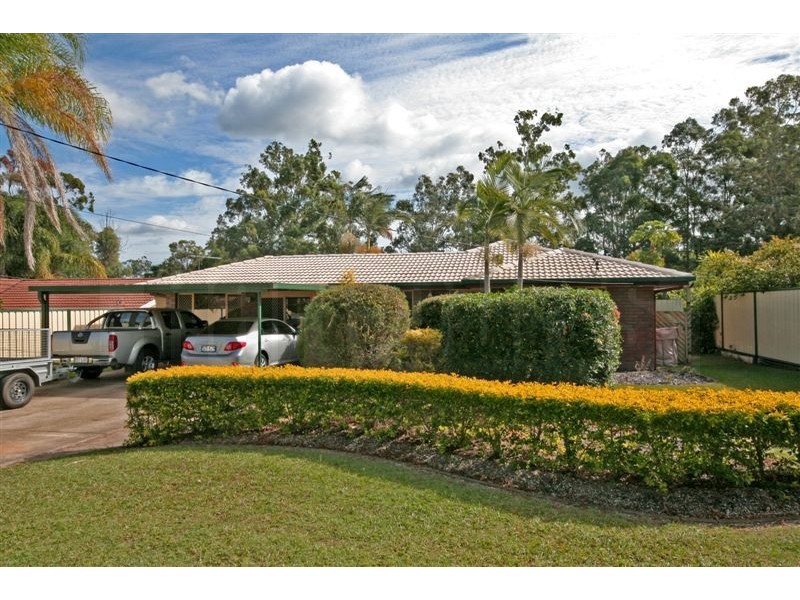 15 Matson Ave, Regents Park QLD 4118
