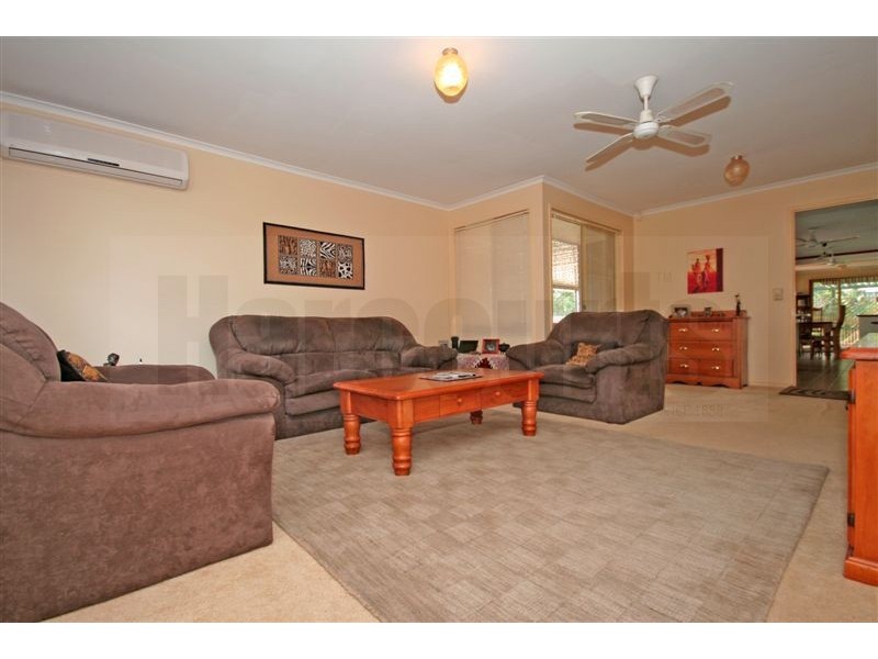 15 Matson Ave, Regents Park QLD 4118