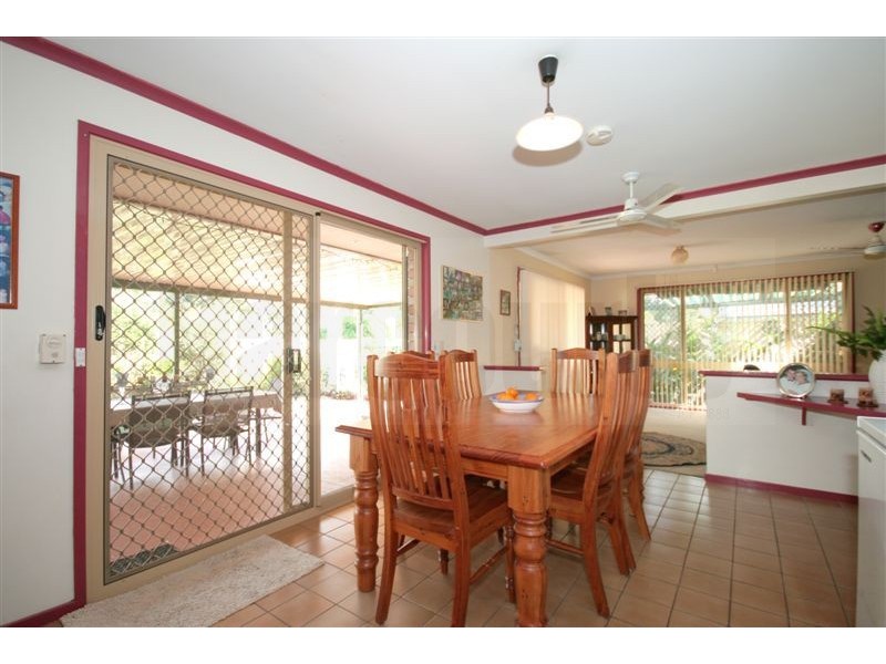 15 Matson Ave, Regents Park QLD 4118