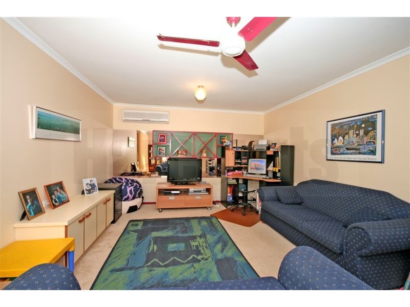15 Matson Ave, Regents Park QLD 4118