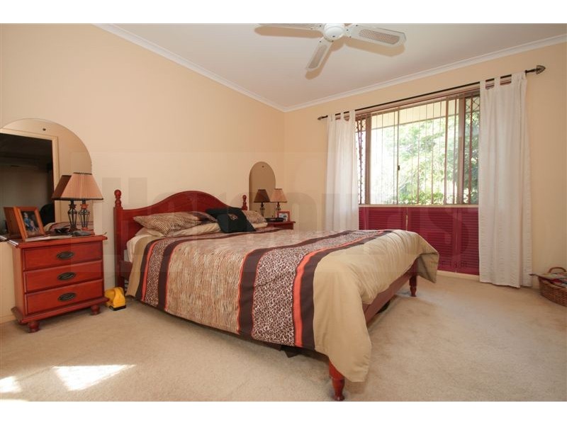 15 Matson Ave, Regents Park QLD 4118