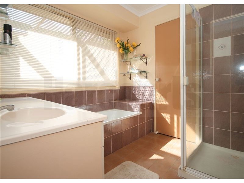 15 Matson Ave, Regents Park QLD 4118