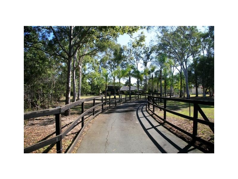 64 Noffke Ct, Logan Reserve QLD 4133