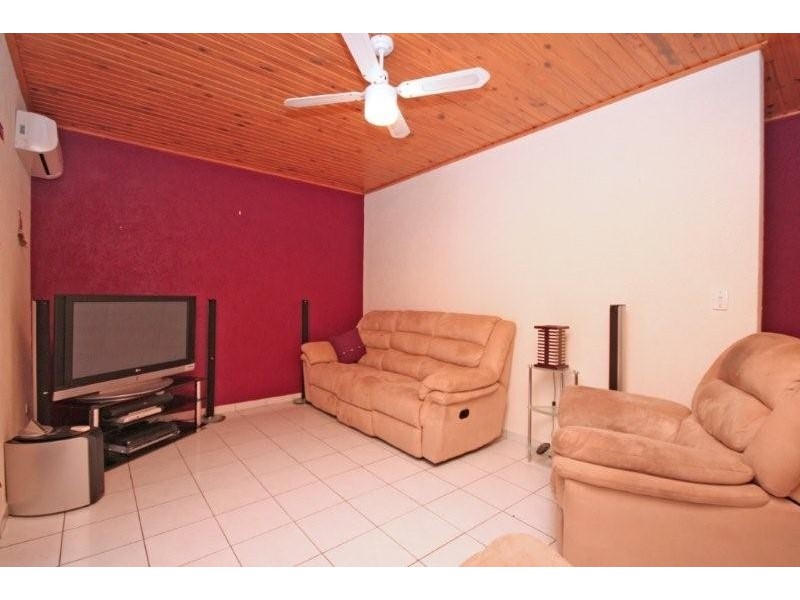 9 Carlos Street, Hillcrest QLD 4118