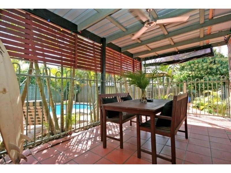 9 Carlos Street, Hillcrest QLD 4118