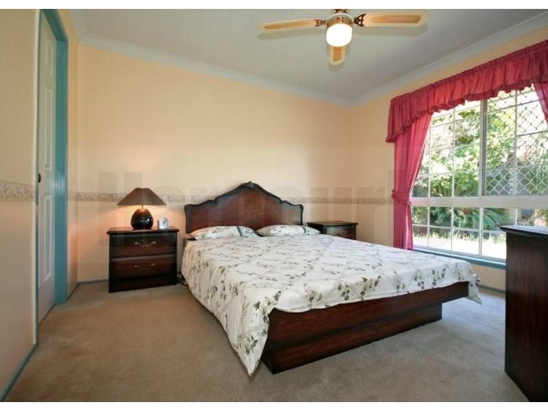 7 Calluna Court, Regents Park QLD 4118