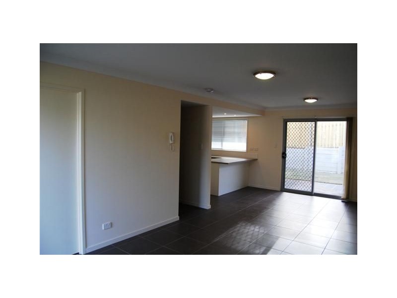 1 Emerald Court, Emerald Drive, Regents Park QLD 4118