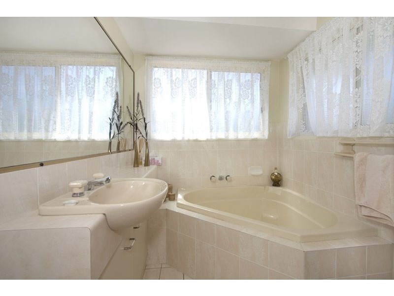 7 Eildon cl, Munruben QLD 4125