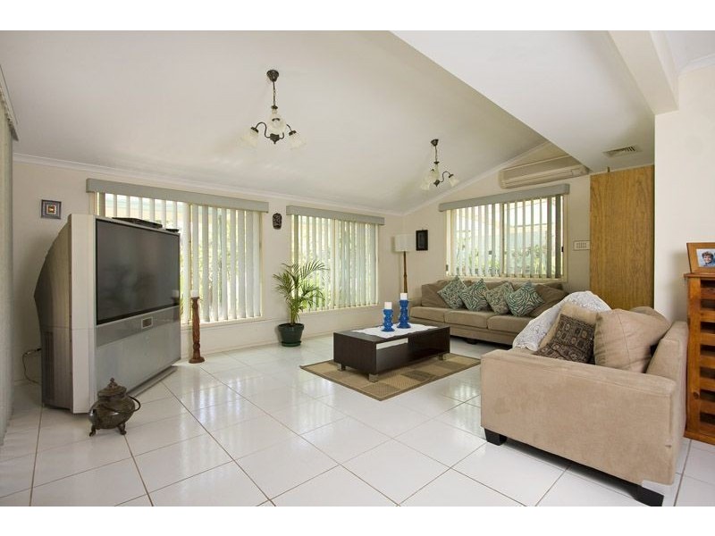 7 Eildon cl, Munruben QLD 4125