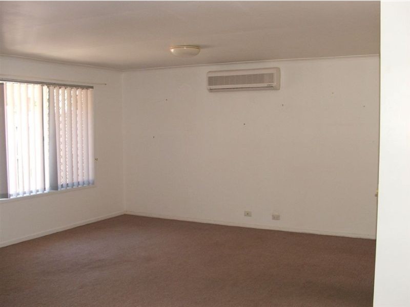 70 Estramina Rd, Regents Park QLD 4118