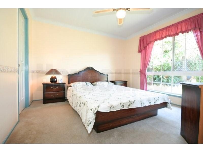7 Calluna Ct, Regents Park QLD 4118