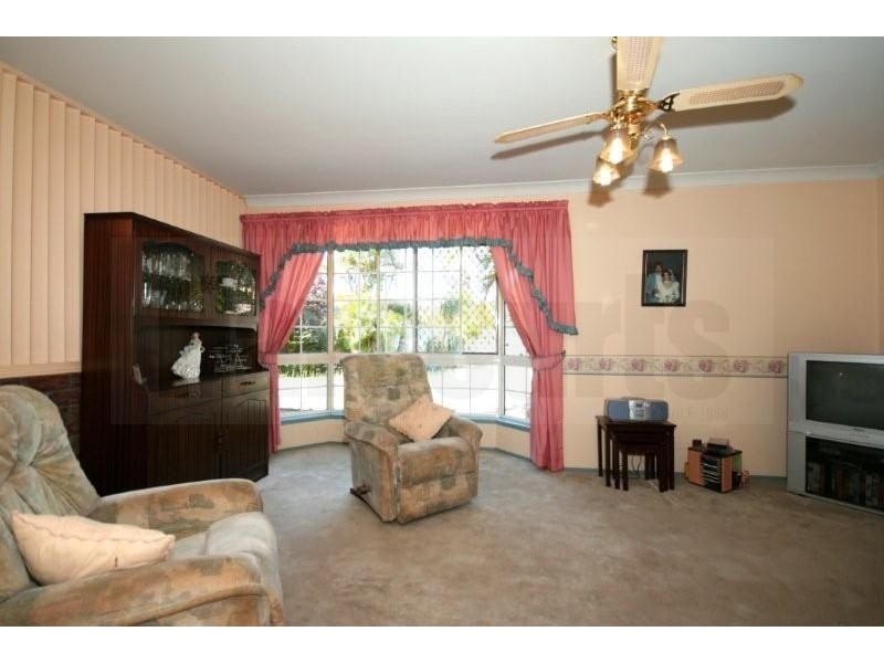 7 Calluna Ct, Regents Park QLD 4118