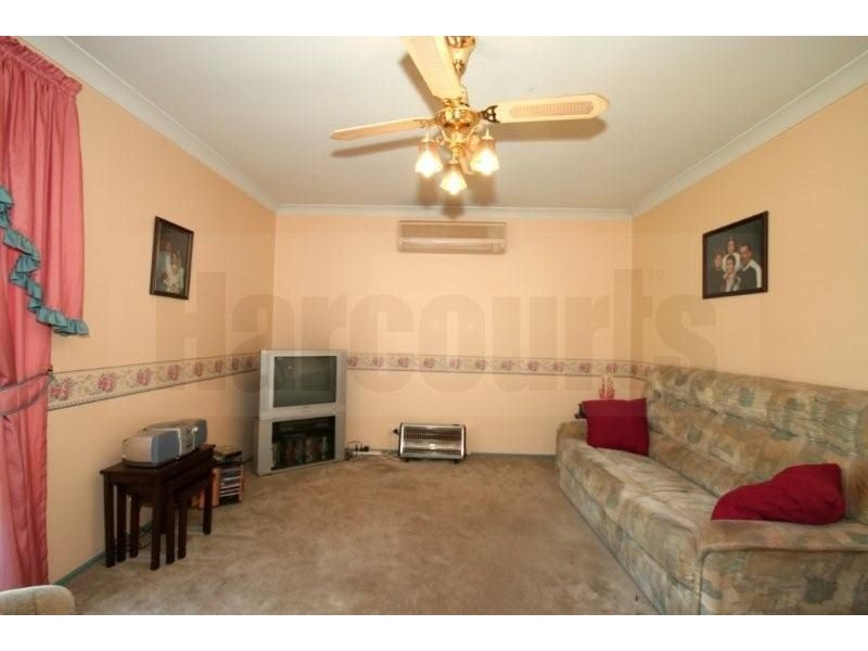 7 Calluna Ct, Regents Park QLD 4118