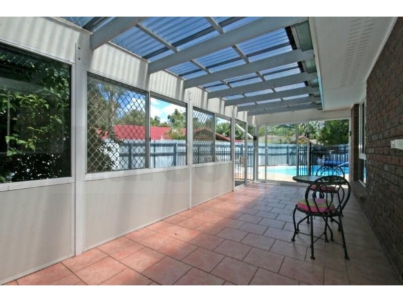 7 Calluna Ct, Regents Park QLD 4118