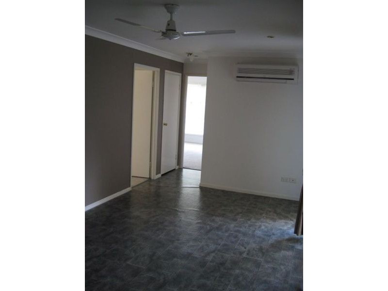 138 Lamberth Road, Regents Park QLD 4118