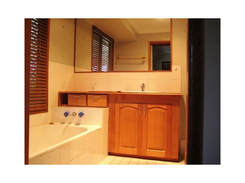 46 Peverell Street, Hillcrest QLD 4118