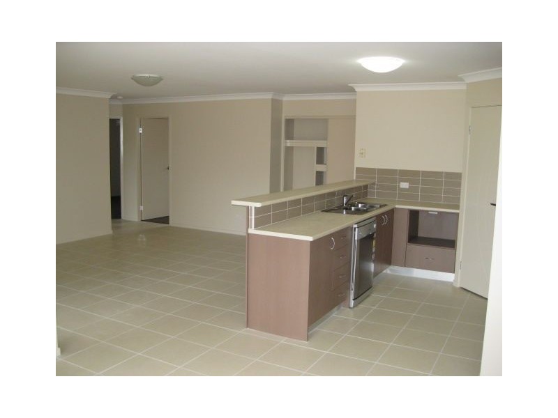 31 Bassinghall Close, Marsden QLD 4132