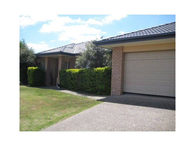 2 Bella Vista Parade, Edens Landing QLD 4207