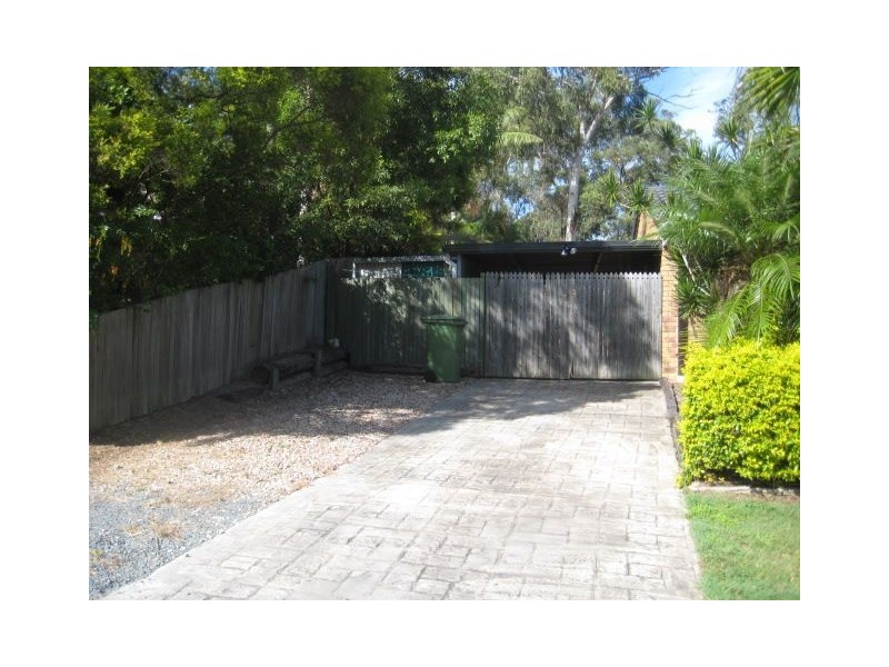 11 Windsong Court, Hillcrest QLD 4118