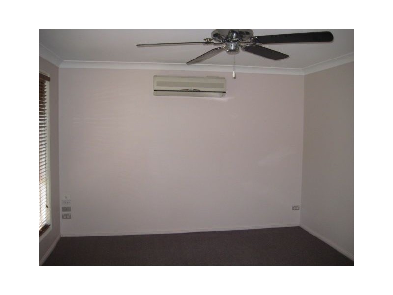 11 Windsong Court, Hillcrest QLD 4118