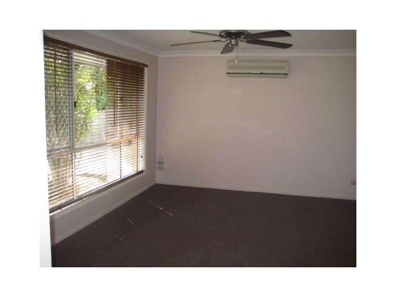 11 Windsong Court, Hillcrest QLD 4118