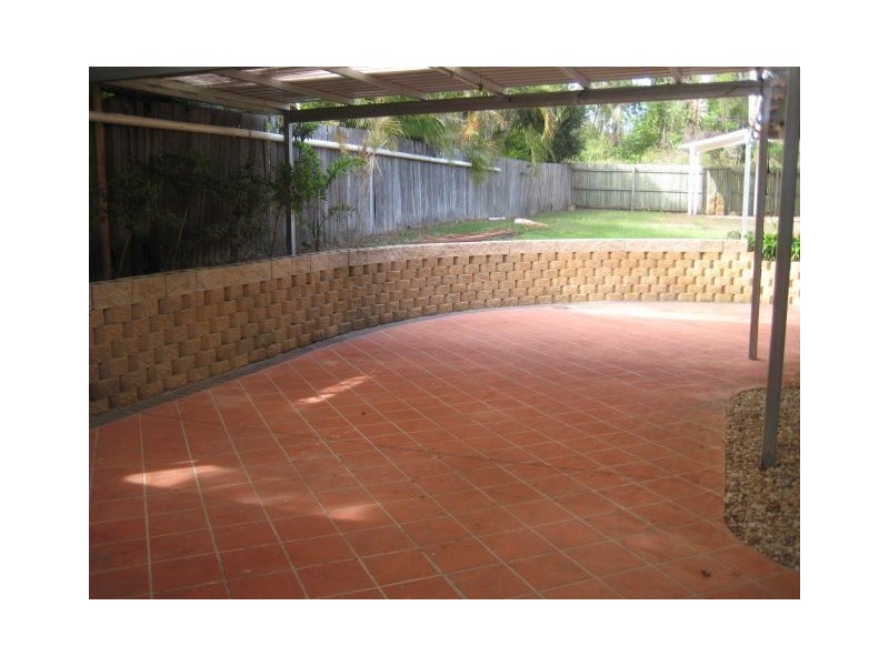 11 Windsong Court, Hillcrest QLD 4118