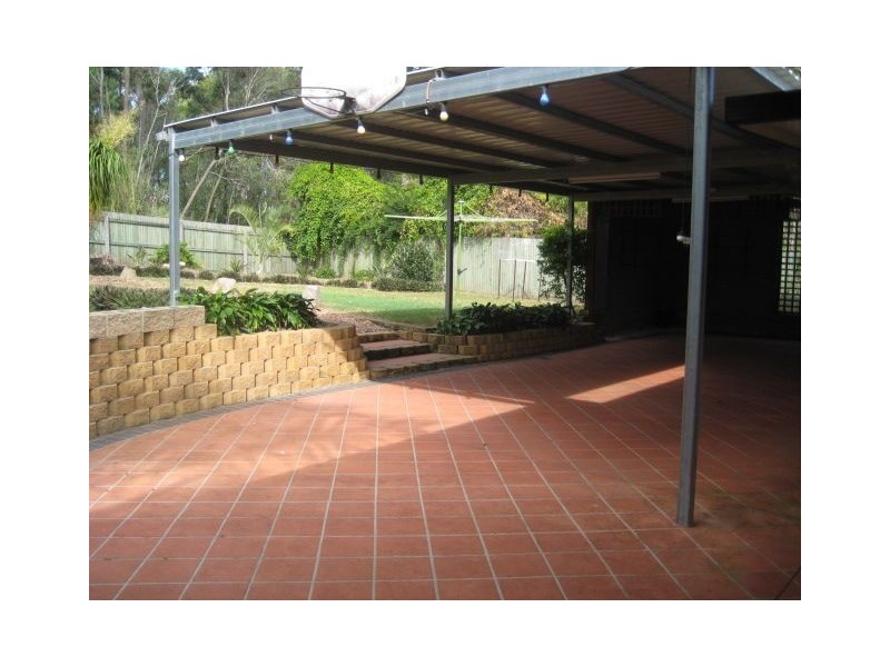 11 Windsong Court, Hillcrest QLD 4118