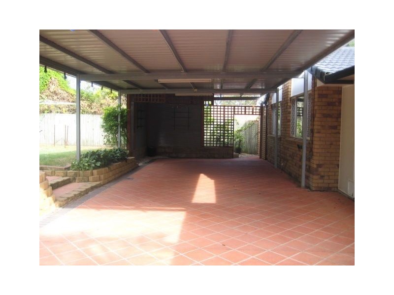 11 Windsong Court, Hillcrest QLD 4118