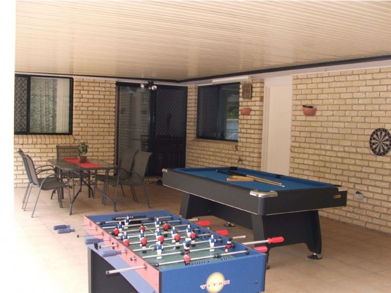 4 Riseborough, Crestmead QLD 4132