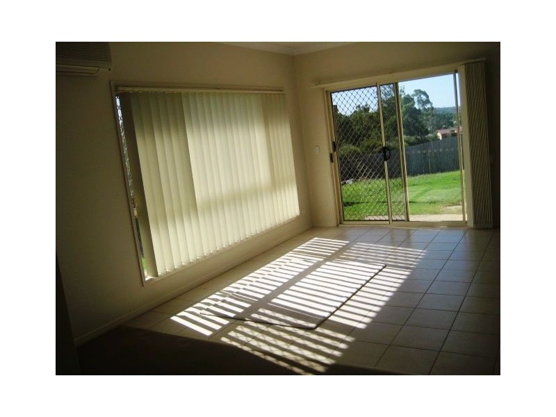 73 Grove Road, Edens Landing QLD 4207