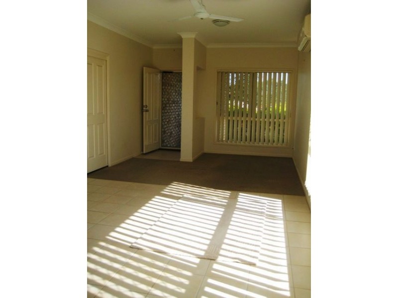 73 Grove Road, Edens Landing QLD 4207