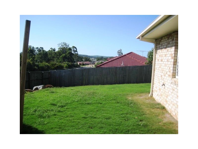 73 Grove Road, Edens Landing QLD 4207