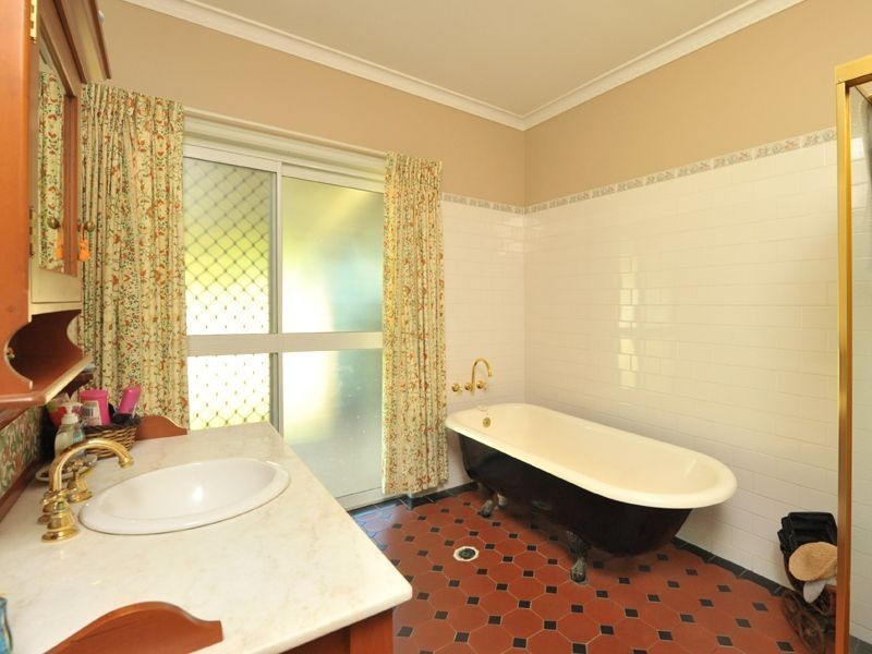 64 Lennons Rd, Greenbank QLD 4124