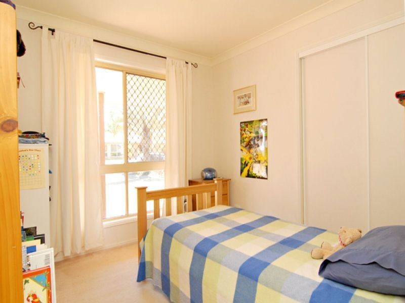 10 Beaufortia Court, Regents Park QLD 4118