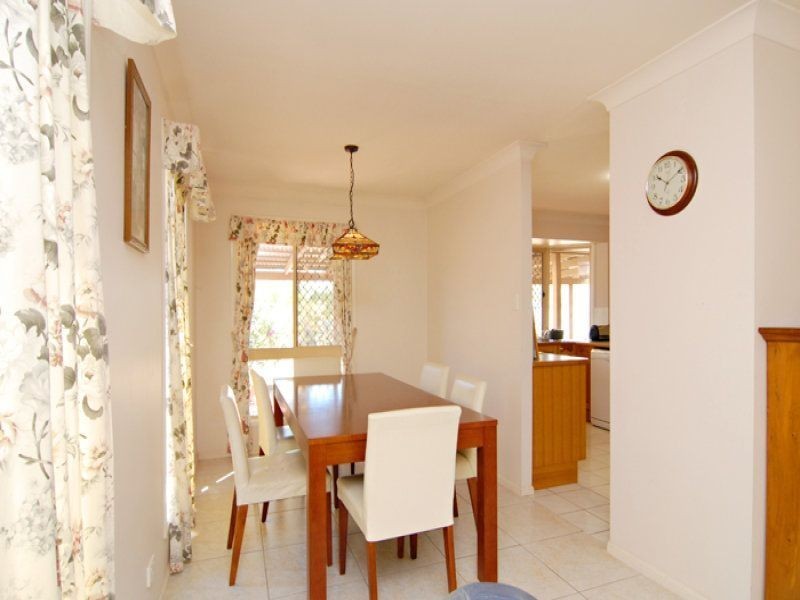 10 Beaufortia Court, Regents Park QLD 4118