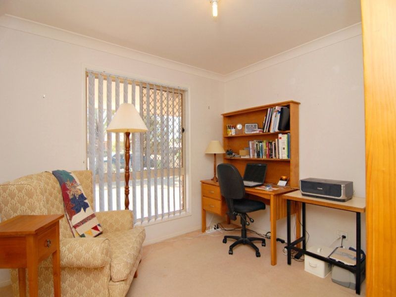 10 Beaufortia Court, Regents Park QLD 4118