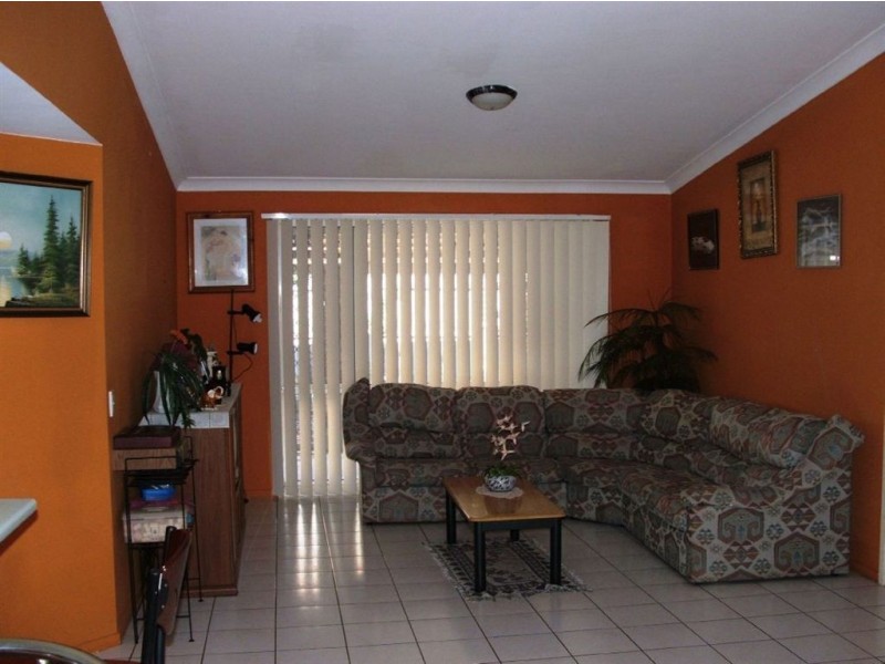 11 Wisteria Drive, Regents Park QLD 4118