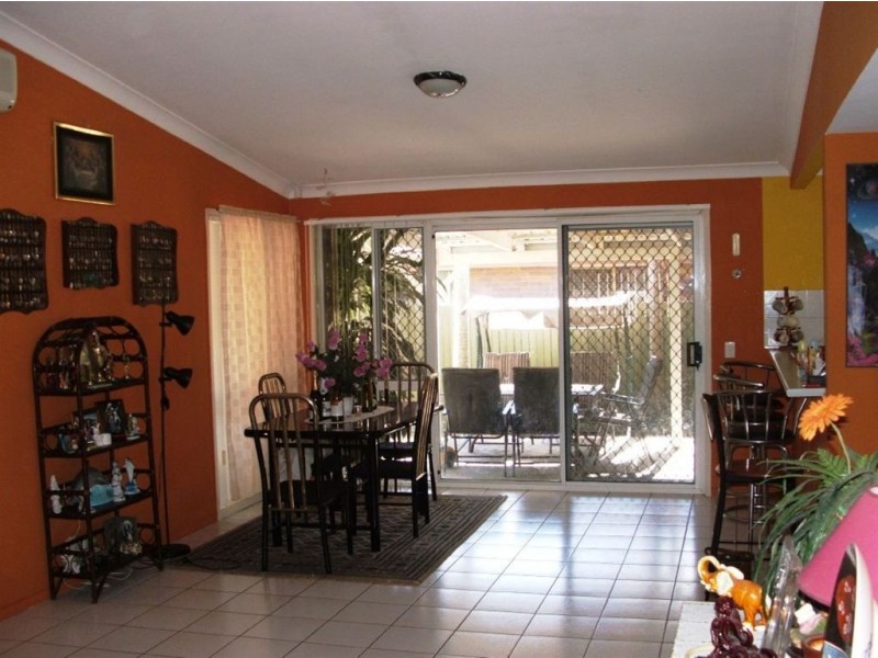 11 Wisteria Drive, Regents Park QLD 4118