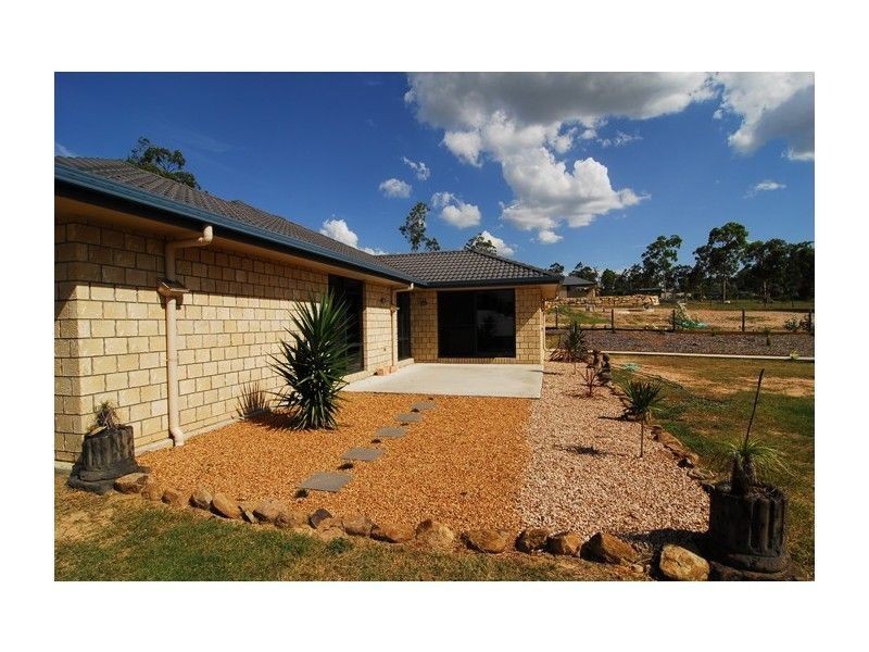 5-7 Laurina Drive, New Beith QLD 4124