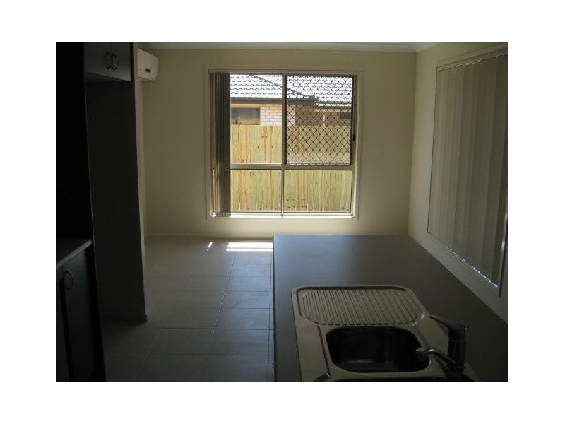 10 Serenity Ct, Crestmead QLD 4132