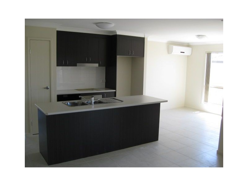 10 Serenity Ct, Crestmead QLD 4132