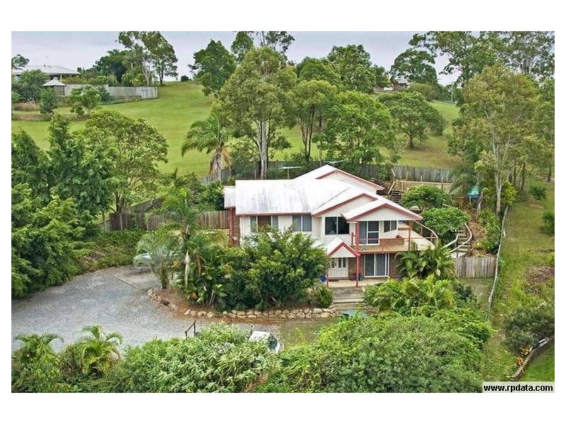 19 Castile Crescent, Edens Landing QLD 4207