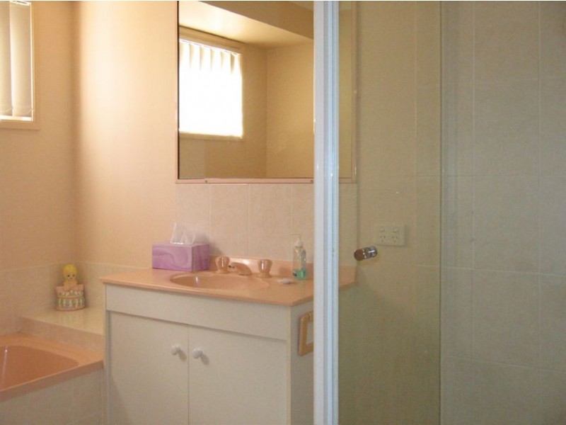 1 Stanley Ct, Boronia Heights QLD 4124