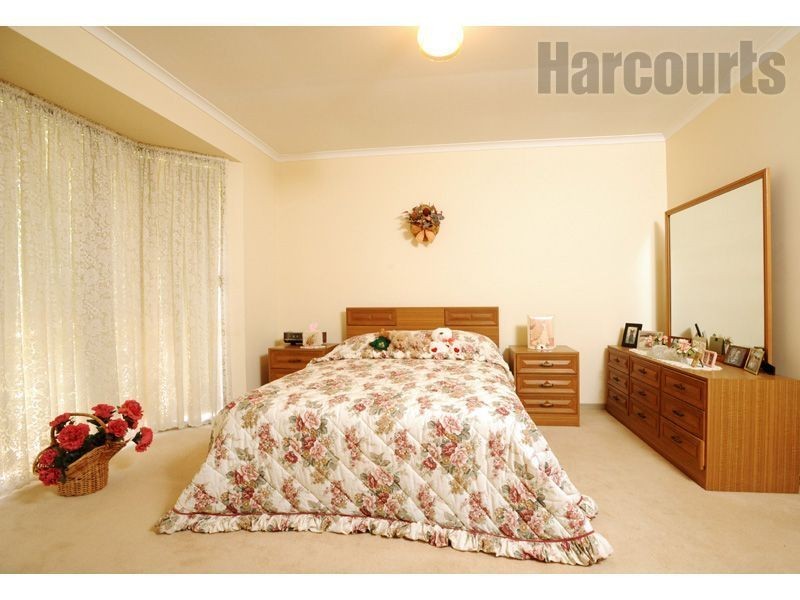 3 Kingvale Street, Regents Park QLD 4118