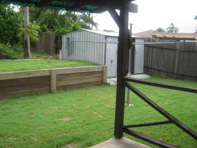 2 Cosway Street, Hillcrest QLD 4118